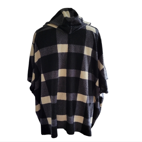 Lane Bryant Hooded Poncho Plus Size Buffalo Plaid - Picture 2 of 8